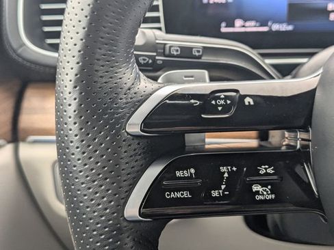 Used 2025 Mercedes-Benz GLS 450 GLS 450 image 24
