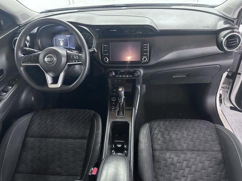 Used 2021 Nissan Kicks SV image 33