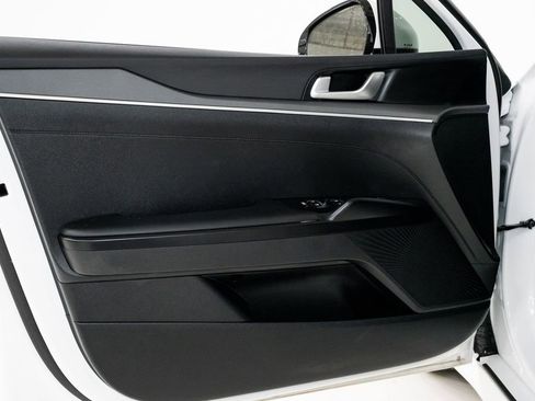 Certified 2025 Kia K5 LXS image 8