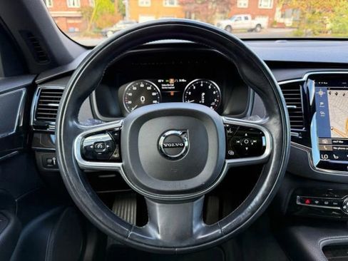 Used 2018 Volvo XC90 T6 Momentum w/ Convenience Package image 16