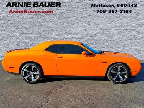 Used 2014 Dodge Challenger R/T RWD image 4