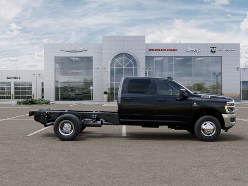 New 2026 RAM 3500 Tradesman w/ Chrome Appearance Group A AWD/4WD image 21