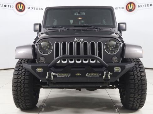 Used 2016 Jeep Wrangler Unlimited Sahara w/ Dual Top Group AWD/4WD image 44