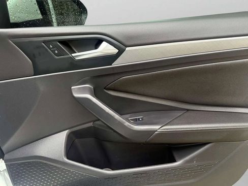 Used 2022 Volkswagen Jetta SE image 9