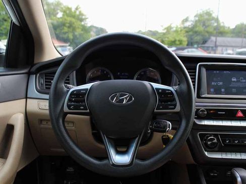 Used 2019 Hyundai Sonata SE FWD image 15