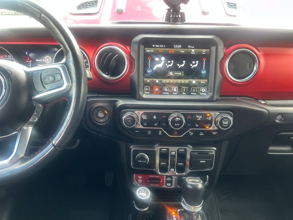 Used 2021 Jeep Wrangler Unlimited Rubicon w/ Dual Top Group AWD/4WD image 25