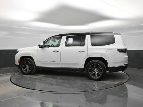Used 2022 Jeep Grand Wagoneer Series I AWD/4WD image 5