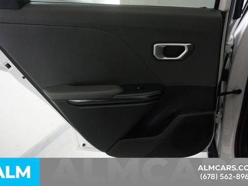 Used 2025 Kia K4 FWD image 45