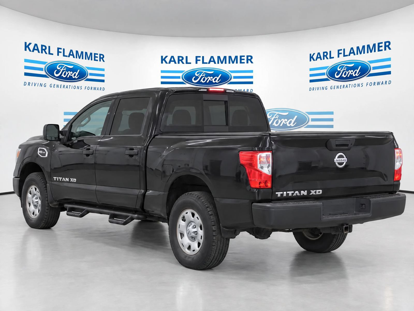 Used 2017 Nissan Titan S RWD image 5