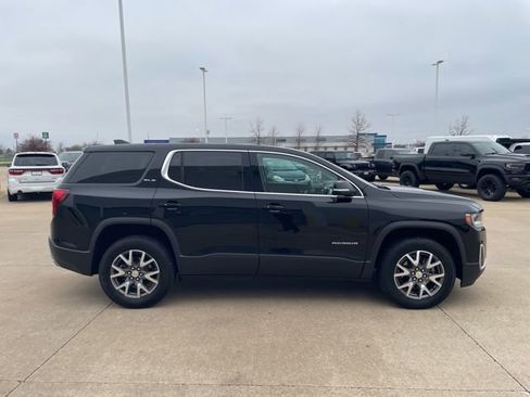 Used 2022 GMC Acadia SLE image 2