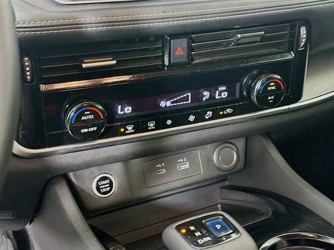 Used 2021 Nissan Rogue SV AWD/4WD image 21