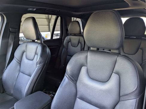 Used 2016 Volvo XC90 T6 Momentum w/ Momentum Plus Package image 7