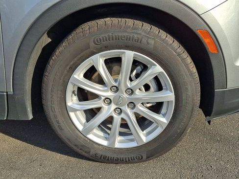 Used 2023 Cadillac XT4 Luxury w/ Cold Weather Package image 8