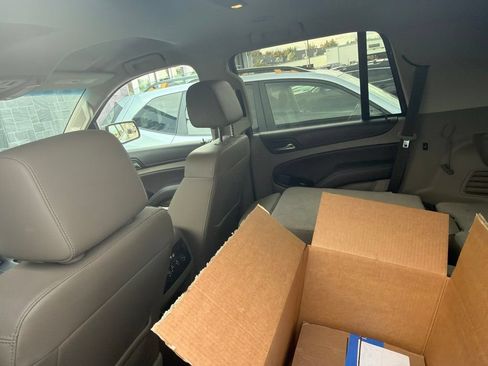 Used 2017 Chevrolet Tahoe LT w/ Luxury Package AWD/4WD image 10