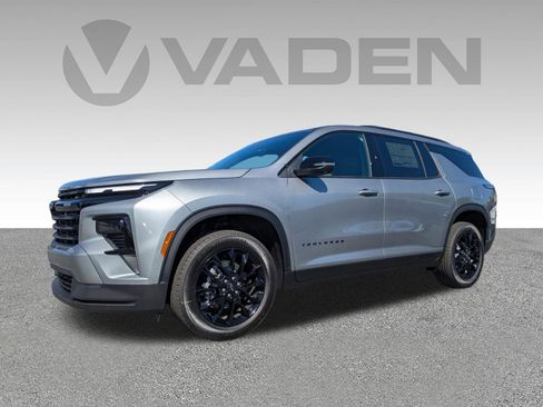 New 2026 Chevrolet Traverse LT image 2