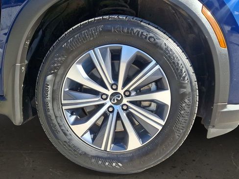 Used 2025 INFINITI QX60 Pure w/ Cargo Package image 9