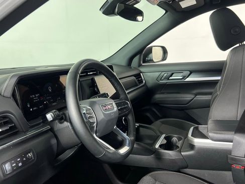 Used 2025 GMC Terrain Elevation image 23