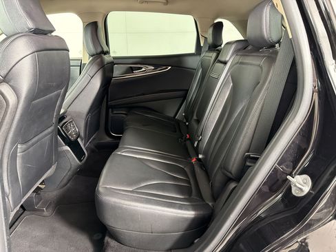 Used 2023 Lincoln Nautilus FWD w/ Premium Package image 23