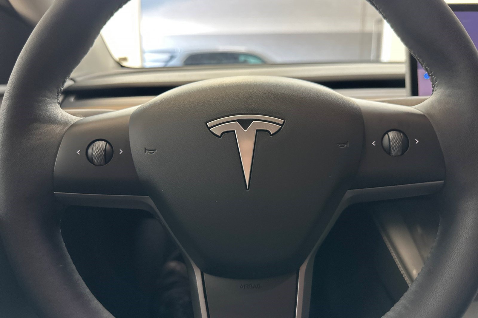 Used 2024 Tesla Model Y Long Range AWD/4WD image 11