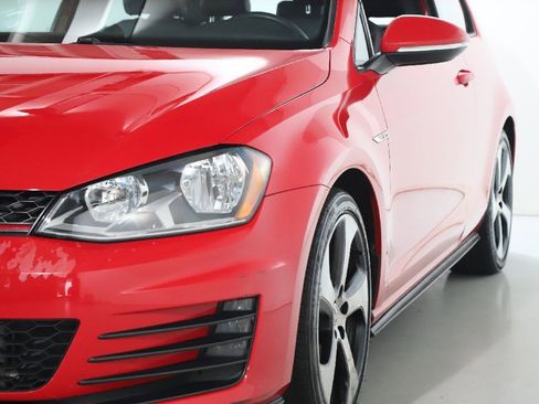 Used 2015 Volkswagen GTI SE image 4