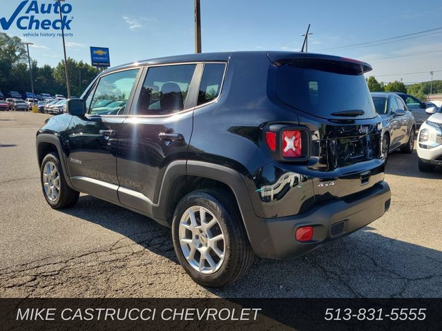 Used 2023 Jeep Renegade Latitude AWD/4WD image 3