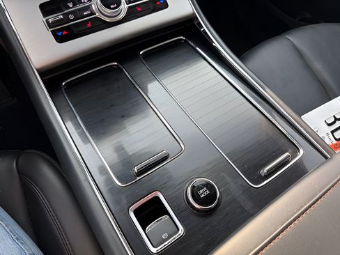 Used 2024 Lincoln Aviator AWD w/ Premium Package image 36