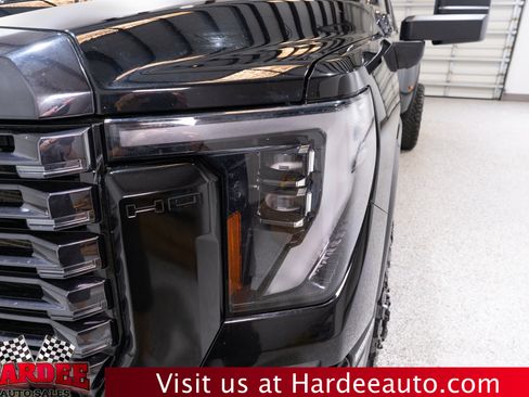 Used 2024 GMC Sierra 3500 Denali Ultimate AWD/4WD image 8