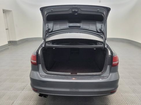 Used 2017 Volkswagen Jetta SE image 29