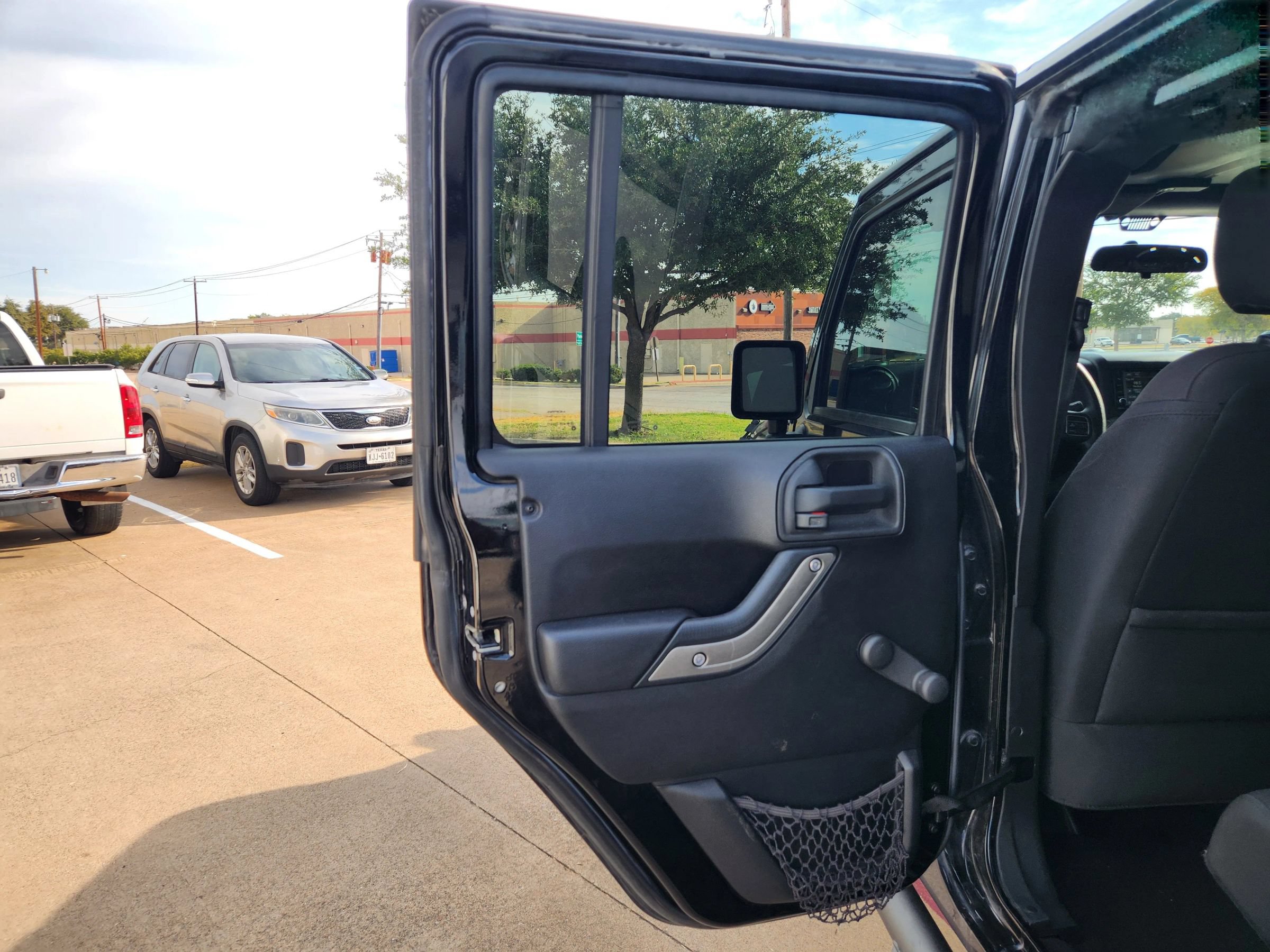 Used 2015 Jeep Wrangler Unlimited Sport AWD/4WD image 10