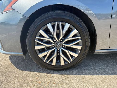 Used 2026 Nissan Altima 2.5 SV FWD image 25
