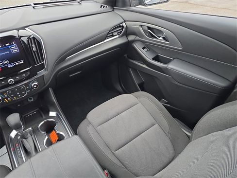 Used 2023 Chevrolet Traverse LT w/ LPO, Floor Liner Package image 28