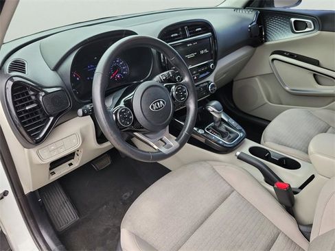 Used 2020 Kia Soul EX image 11