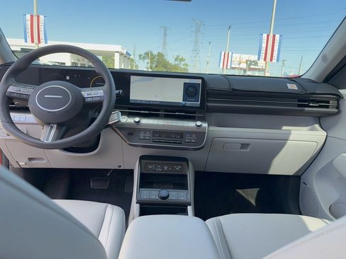 Used 2025 Hyundai Kona Limited image 28