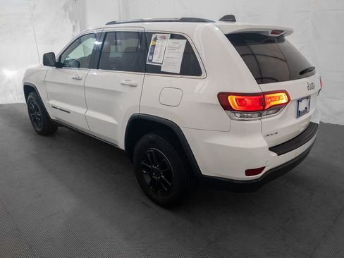 Used 2020 Jeep Grand Cherokee Laredo image 5