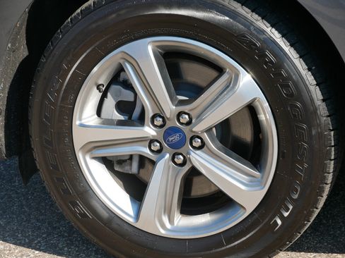 Used 2021 Ford Edge SEL w/ Convenience Package image 9