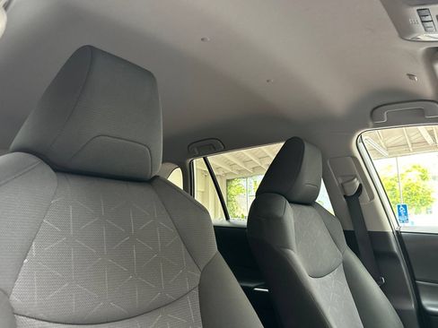 Used 2025 Toyota RAV4 XLE FWD image 22