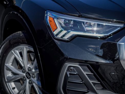 Certified 2025 Audi Q3 2.0T Premium Plus w/ Premium Plus Package image 3