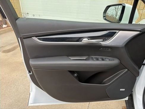 Certified 2025 Cadillac XT5 Premium Luxury image 7