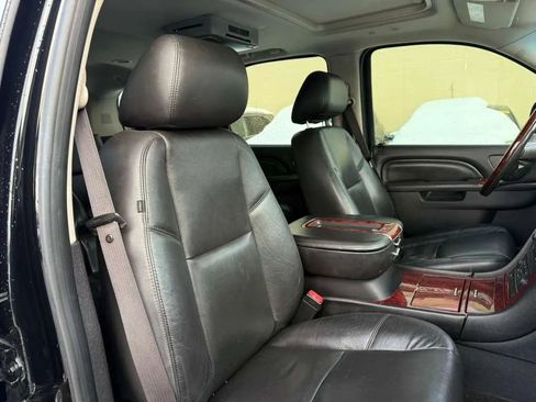 Used 2012 Cadillac Escalade Luxury image 22