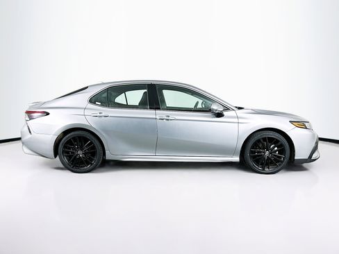 Used 2023 Toyota Camry XSE FWD image 10