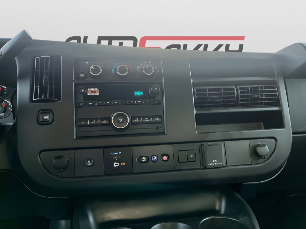 Used 2024 Chevrolet Express 2500 RWD image 14