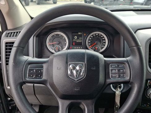 Used 2018 RAM 1500 Express AWD/4WD image 18
