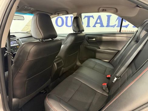 Used 2017 Toyota Camry SE FWD image 15