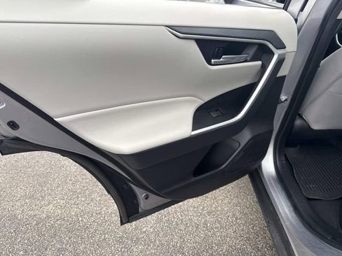 Used 2021 Toyota RAV4 XLE w/ Convenience Package image 25