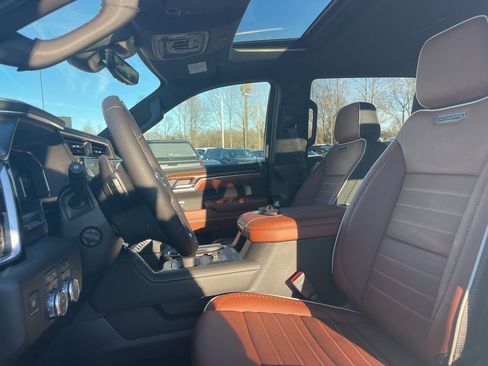 New 2026 GMC Sierra 1500 Denali Ultimate w/ LPO, Black Badging Package image 9