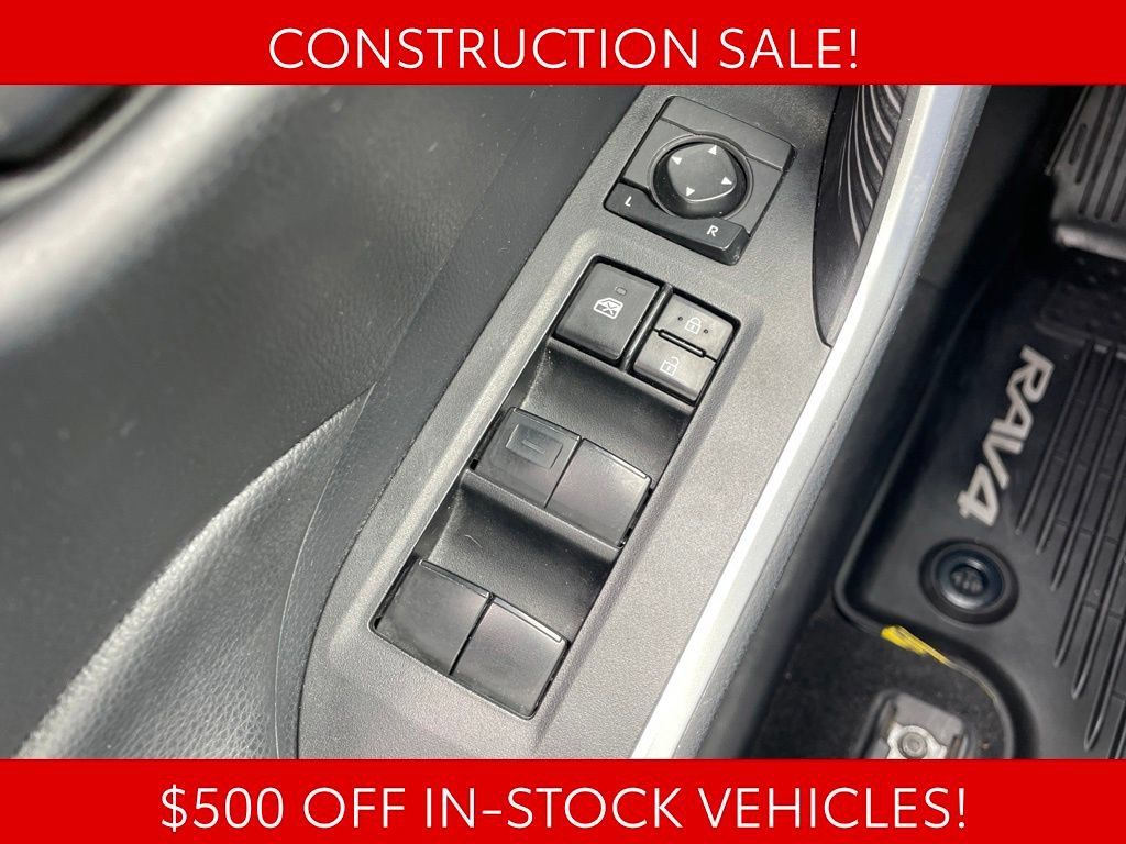 Used 2019 Toyota RAV4 LE AWD/4WD image 21