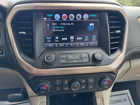 Used 2018 GMC Acadia Denali w/ Technology Package AWD/4WD image 21