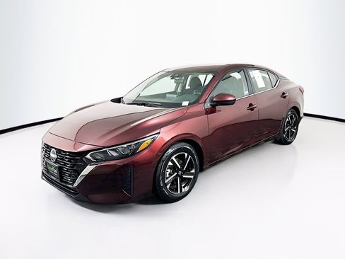 Used 2025 Nissan Sentra SV image 3