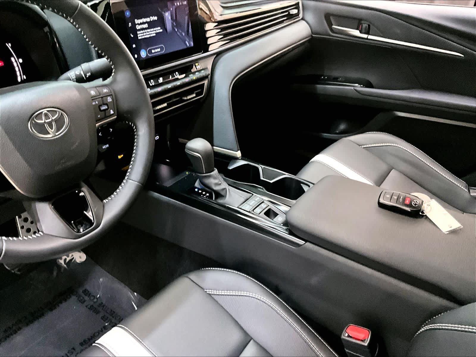 Used 2025 Toyota Camry SE w/ Convenience Package FWD image 20