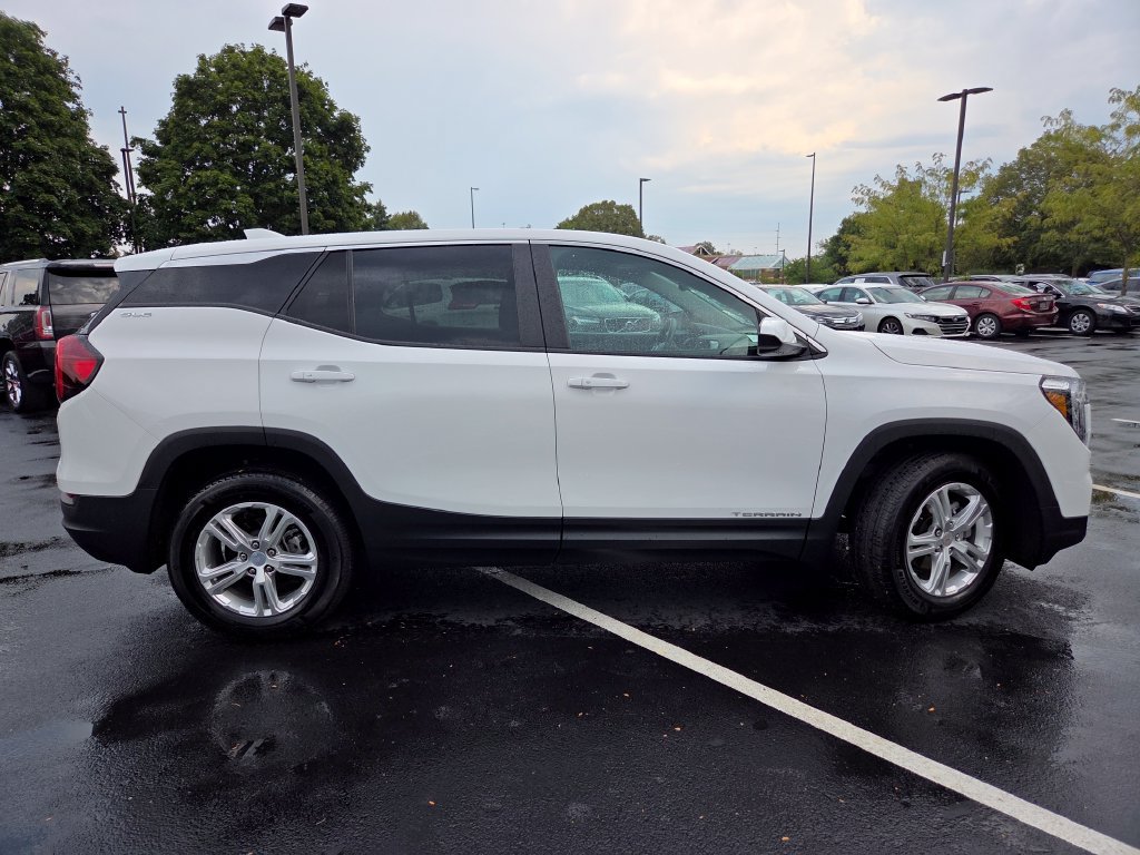 Used 2023 GMC Terrain SLE FWD image 21